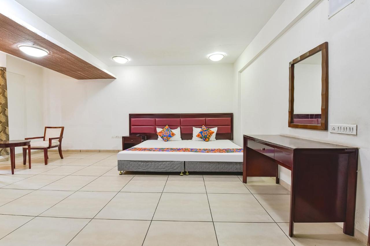 Fabhotel Gl Residency - Satellite أحمد أباد المظهر الخارجي الصورة