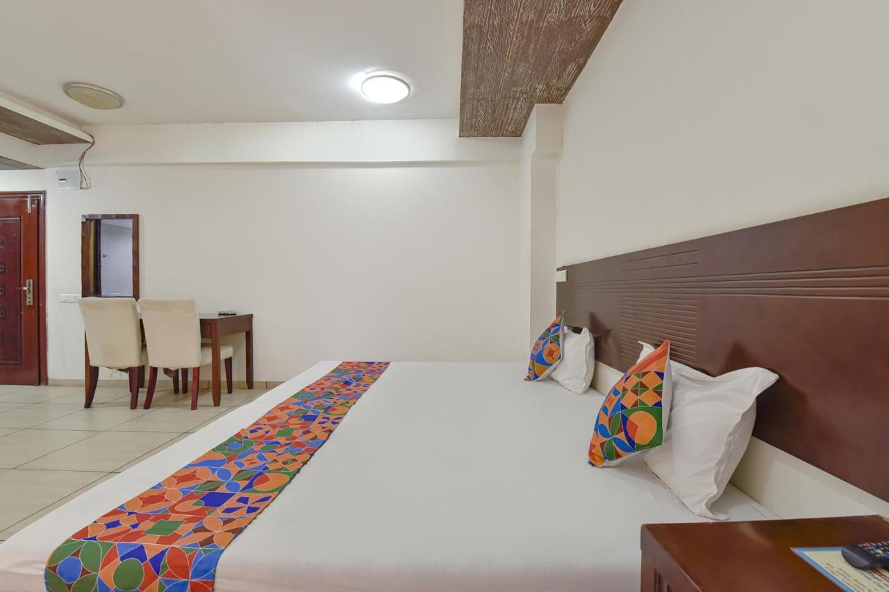 Fabhotel Gl Residency - Satellite أحمد أباد المظهر الخارجي الصورة